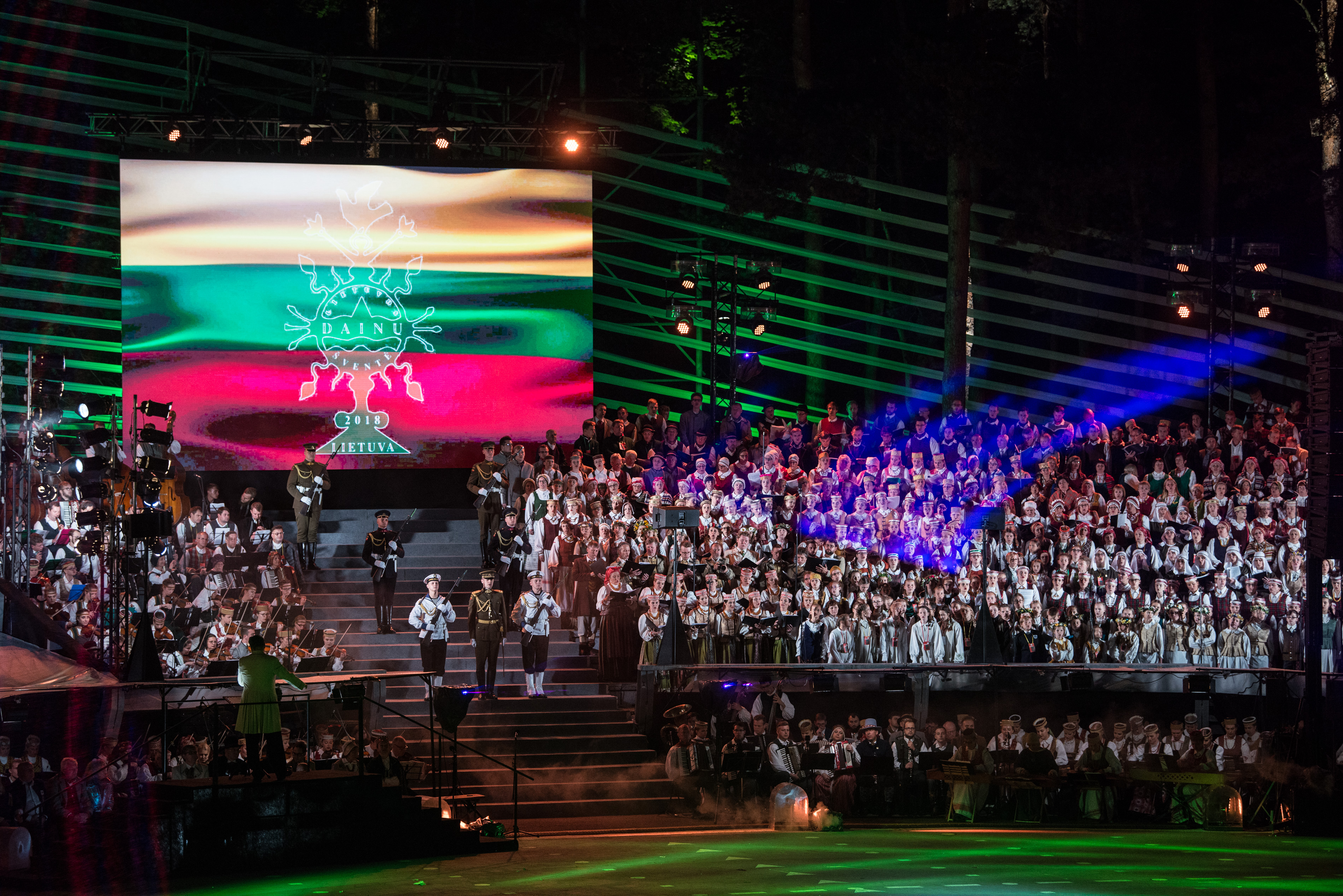 Kai skubos darbai – vieni vargai