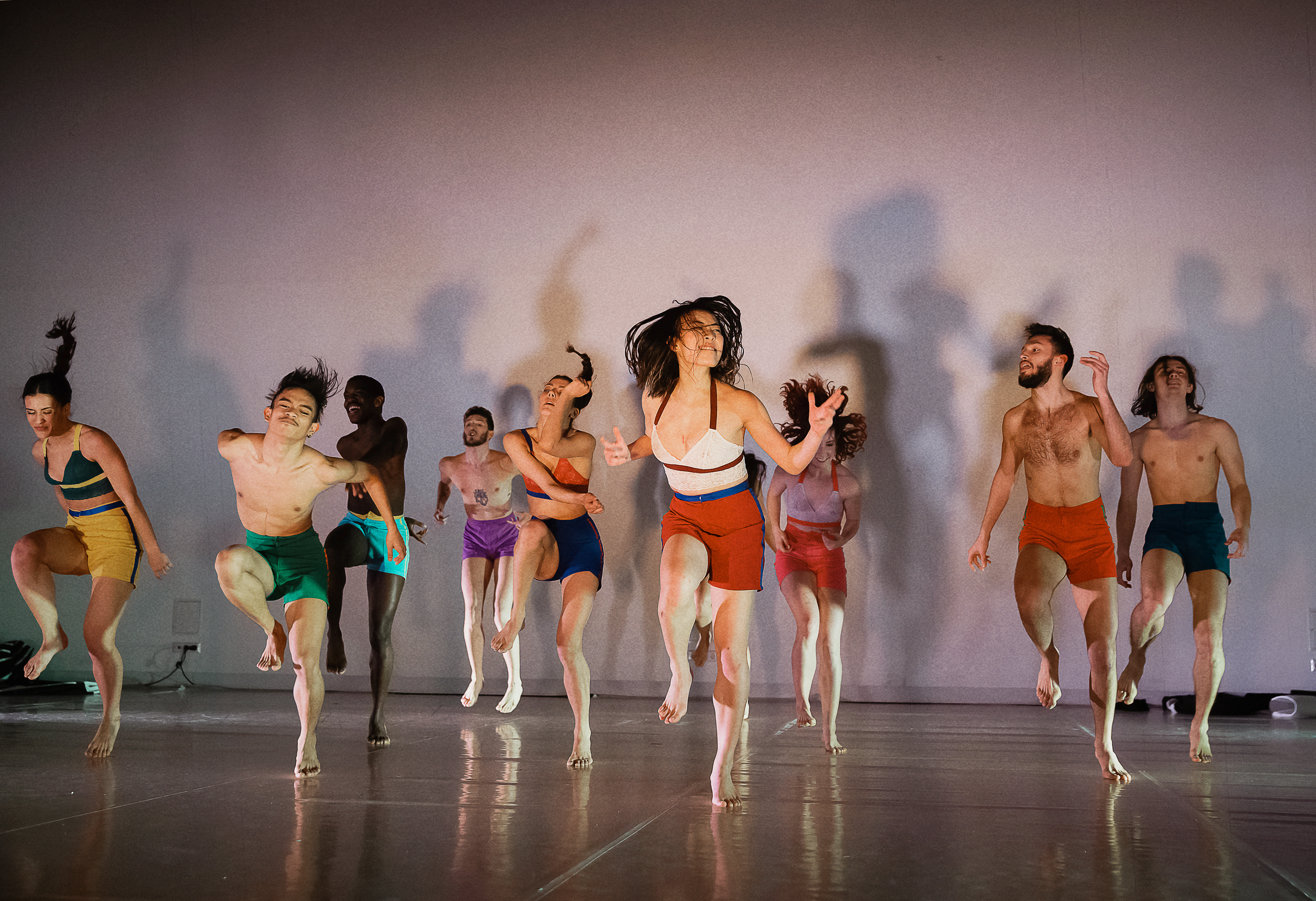 Eiti ar neiti. Teatras. Nr. 76