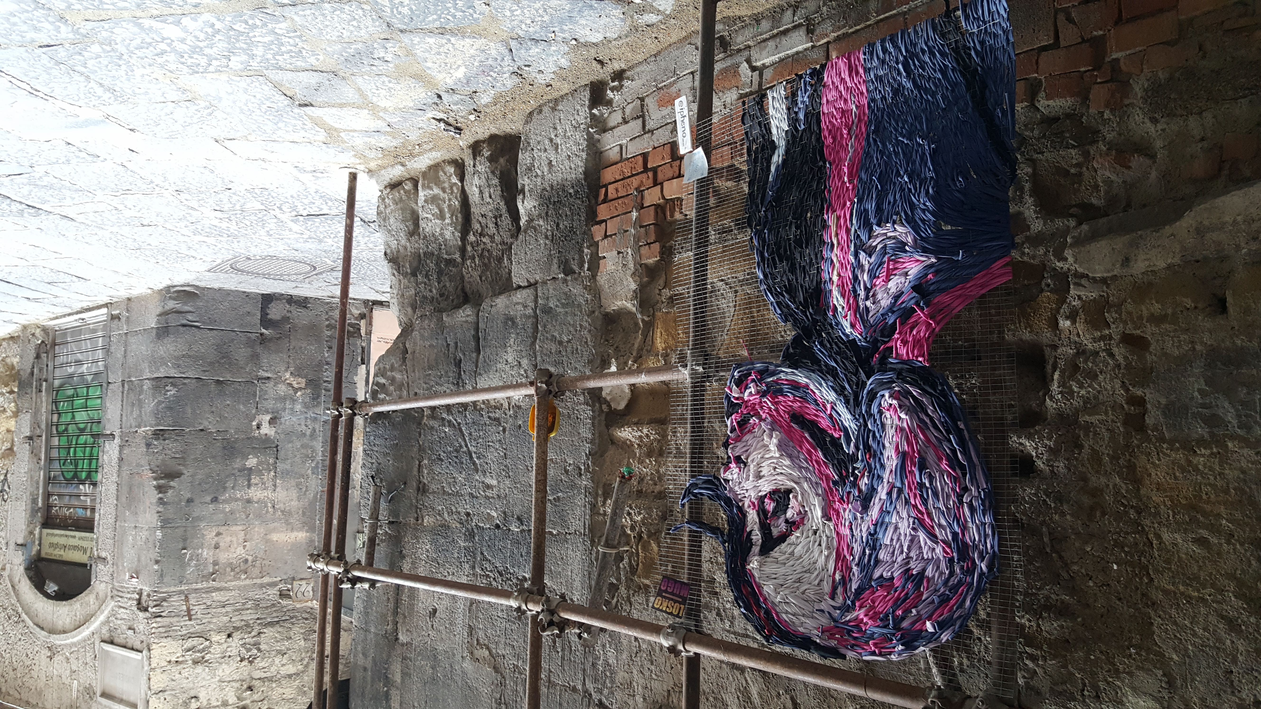 Neapolio sienos: geismai, plepalai ir menas