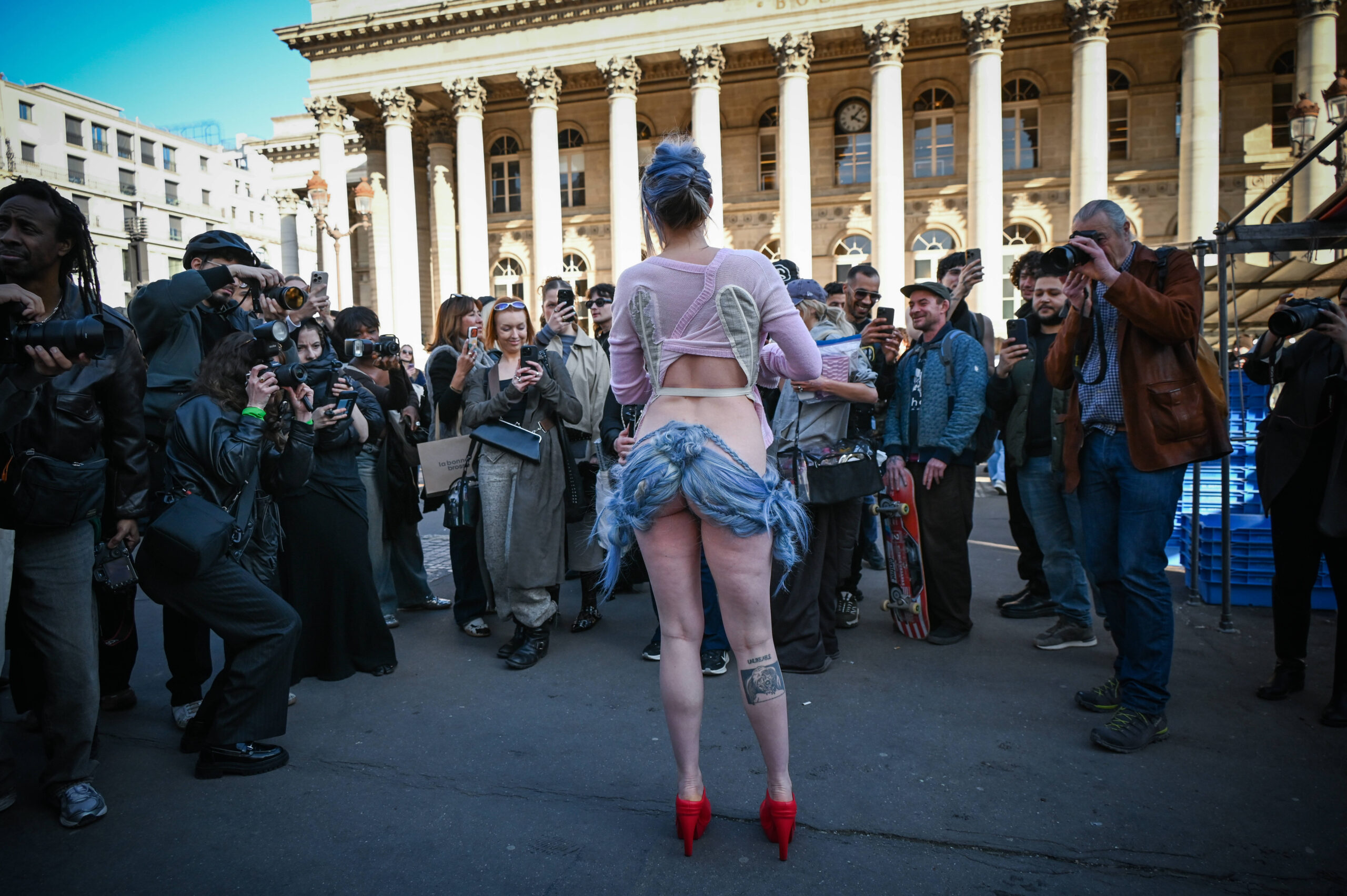Pamąstymai apie mados pozicijas lietuviškoje socialinėje darbotvarkėje
