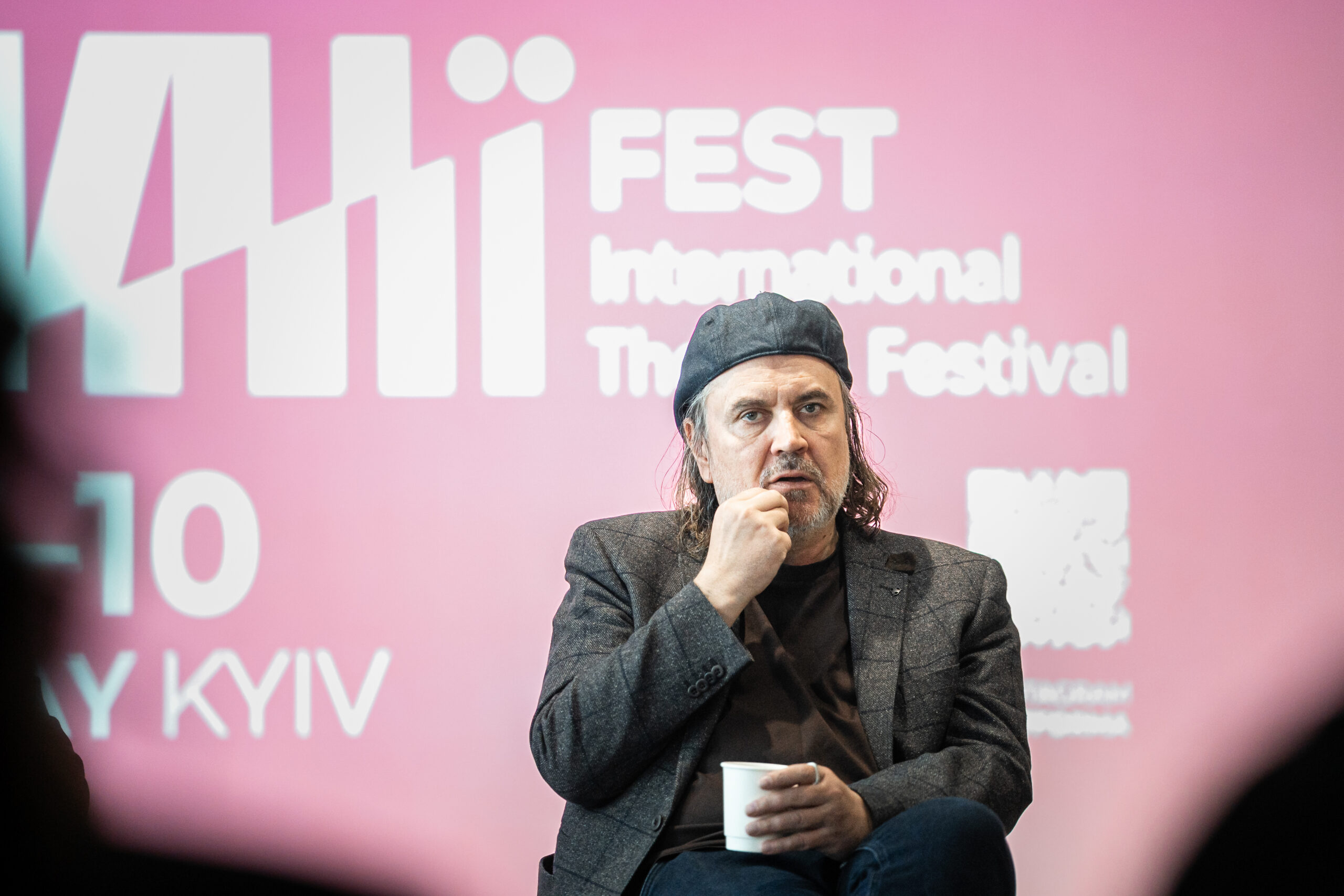 Oskaras Koršunovas: kad suvoktume, koks dabar yra pasaulis ir kaip jame išgyventi, reikia nors kartą nuvykti į Ukrainą